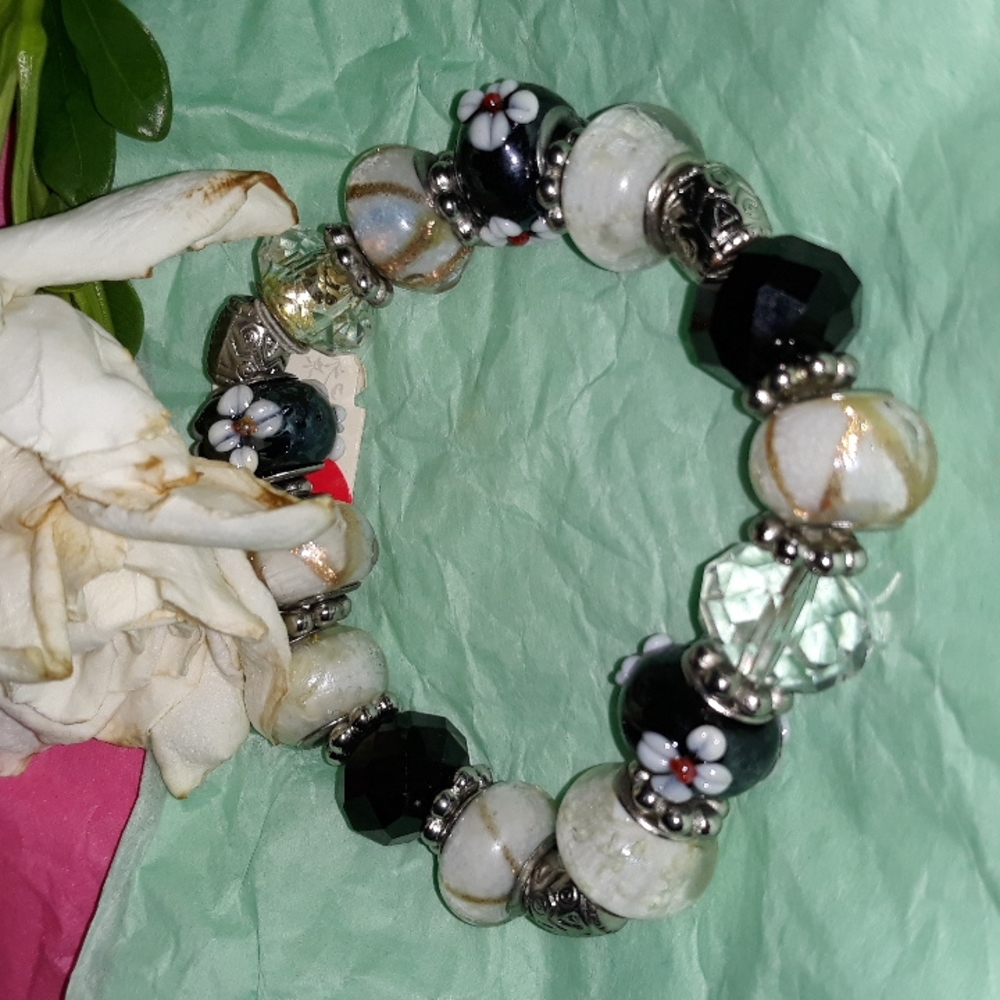 Bracelet - Black & white & ckear beaded bracelet.